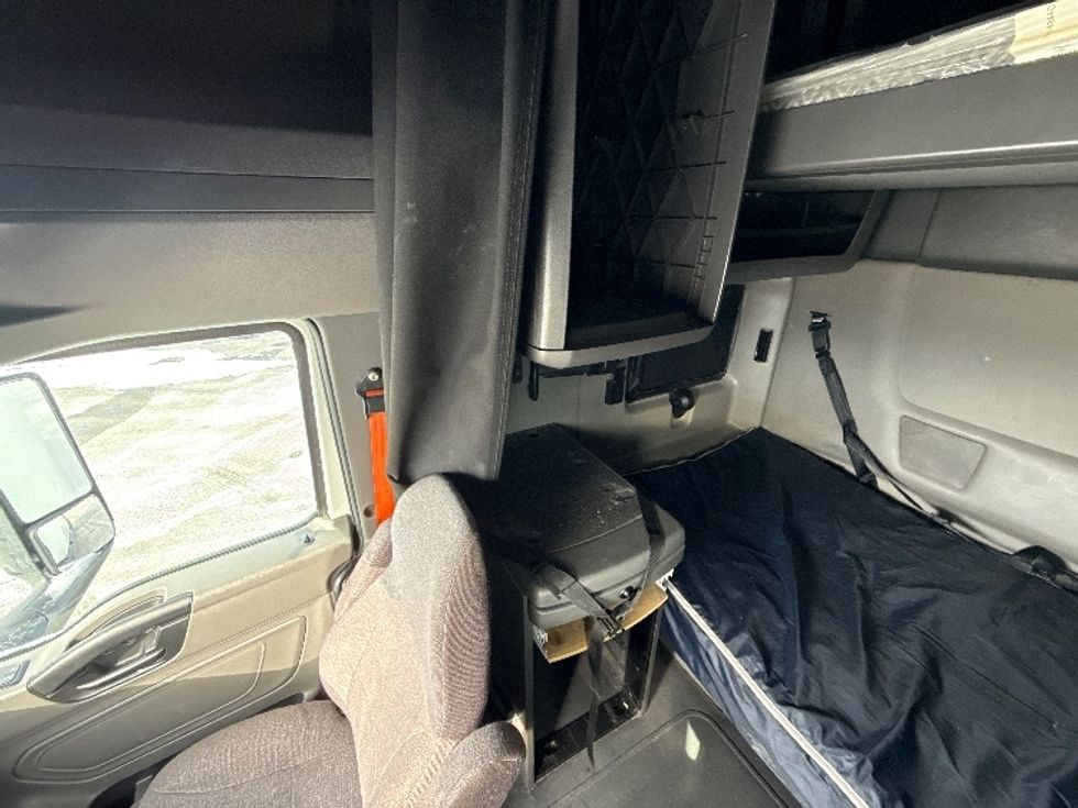 Sleeper Tractor-Heavy Duty Tractors-International-2023-LT625-Chicago (Chicago Ridge)-IL-757,141\n\t\tmiles-$ 38,500 - Image 19