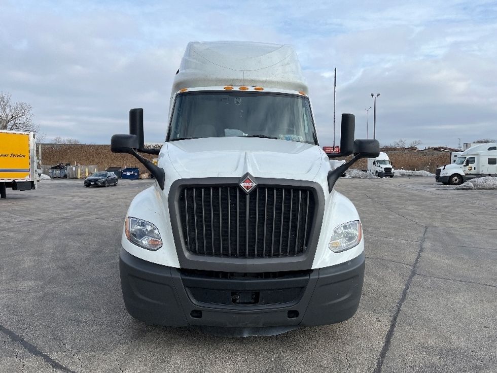 Sleeper Tractor-Heavy Duty Tractors-International-2023-LT625-Chicago (Chicago Ridge)-IL-757,141\n\t\tmiles-$ 38,500 - Image 2