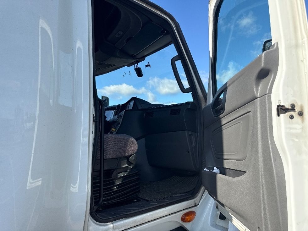 Sleeper Tractor-Heavy Duty Tractors-International-2023-LT625-Chicago (Chicago Ridge)-IL-757,974\n\t\tmiles-$ 39,250 - Image 13