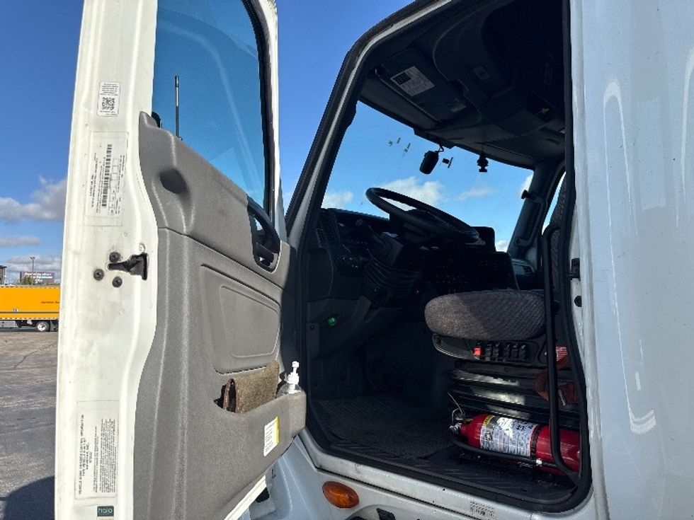 Sleeper Tractor-Heavy Duty Tractors-International-2023-LT625-Chicago (Chicago Ridge)-IL-757,974\n\t\tmiles-$ 39,250 - Image 9