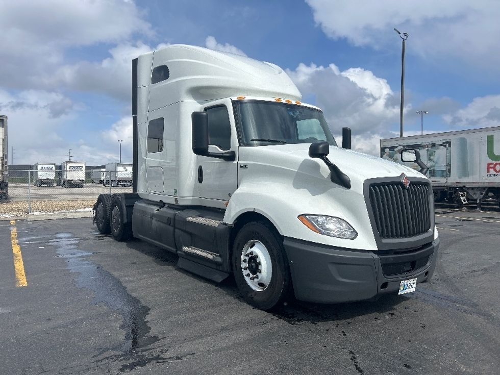 Sleeper Tractor-Heavy Duty Tractors-International-2023-LT625-Cincinnati-OH-659,665\n\t\tmiles-$ 41,000 - Image 1