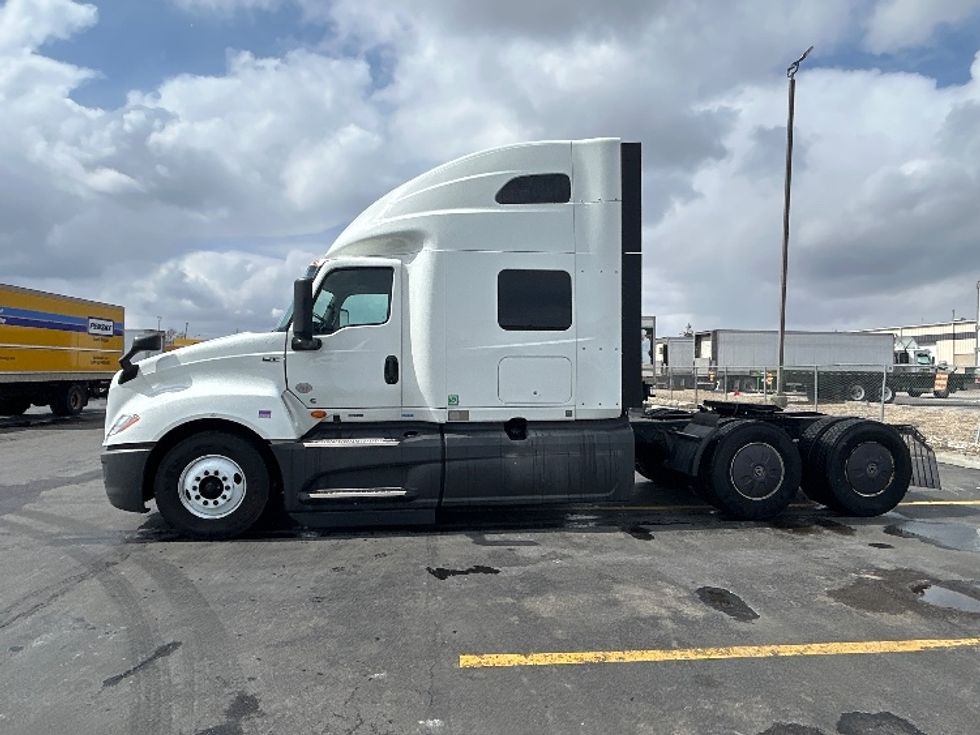 Sleeper Tractor-Heavy Duty Tractors-International-2023-LT625-Cincinnati-OH-659,665\n\t\tmiles-$ 41,000 - Image 4