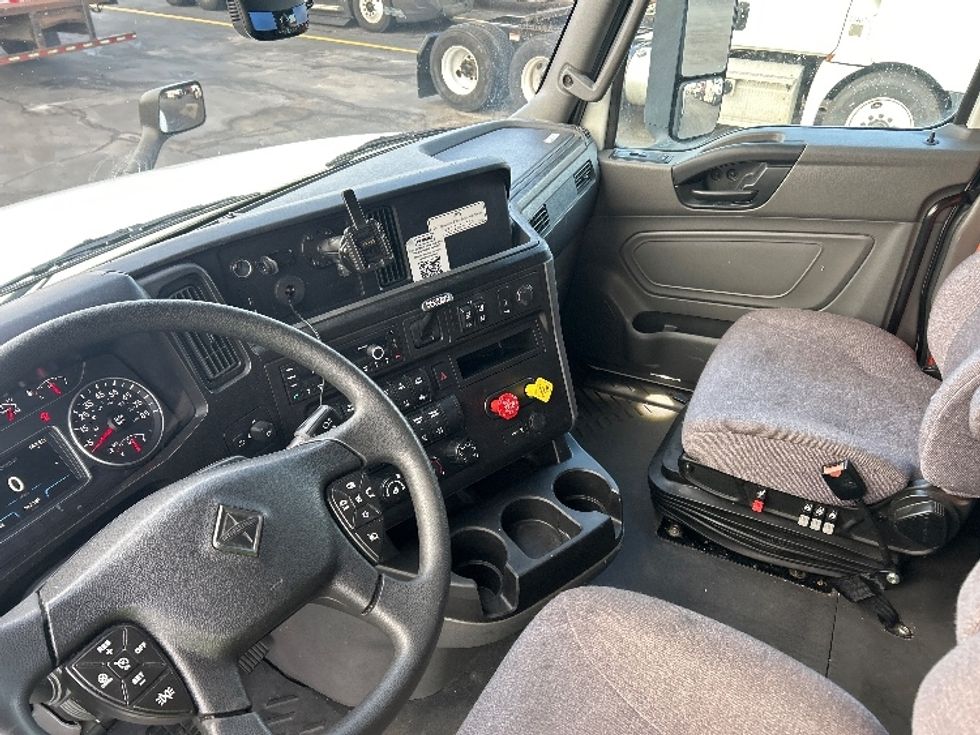 Sleeper Tractor-Heavy Duty Tractors-International-2023-LT625-Columbus-OH-388,063\n\t\tmiles-$ 66,750 - Image 10