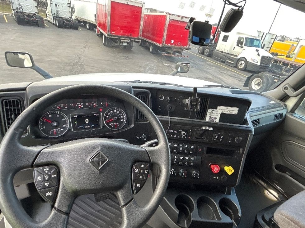 Sleeper Tractor-Heavy Duty Tractors-International-2023-LT625-Columbus-OH-388,063\n\t\tmiles-$ 66,750 - Image 11