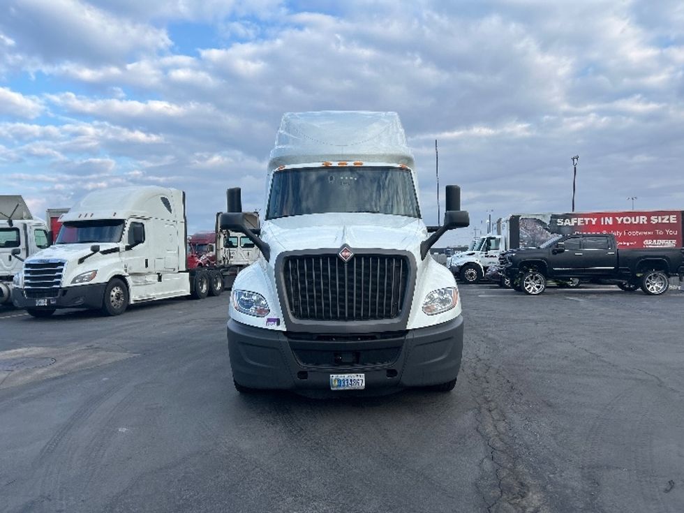 Sleeper Tractor-Heavy Duty Tractors-International-2023-LT625-Columbus-OH-388,063\n\t\tmiles-$ 66,750 - Image 2
