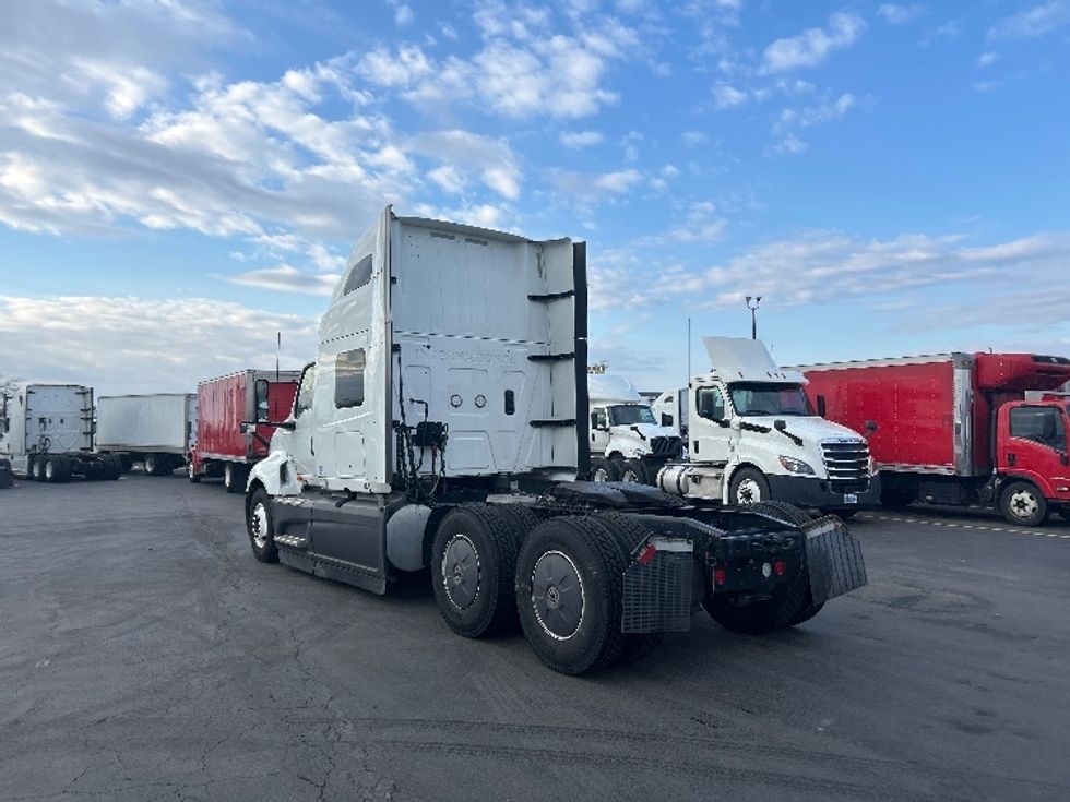 Sleeper Tractor-Heavy Duty Tractors-International-2023-LT625-Columbus-OH-388,063\n\t\tmiles-$ 66,750 - Image 5