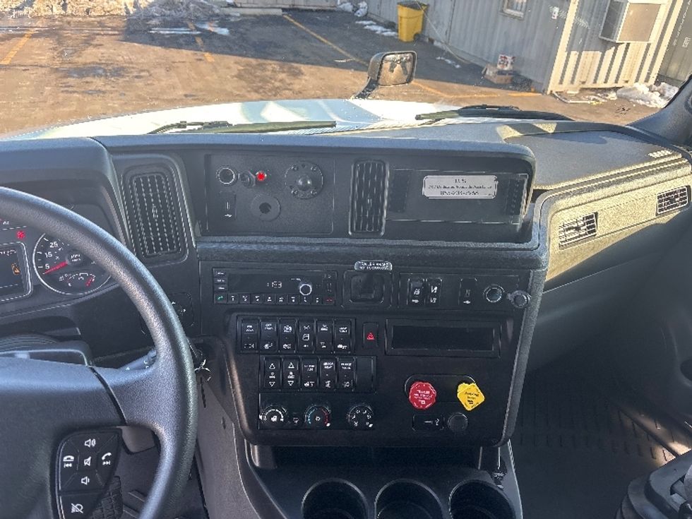 Sleeper Tractor-Heavy Duty Tractors-International-2023-LT625-Columbus-OH-409,403\n\t\tmiles-$ 65,000 - Image 12