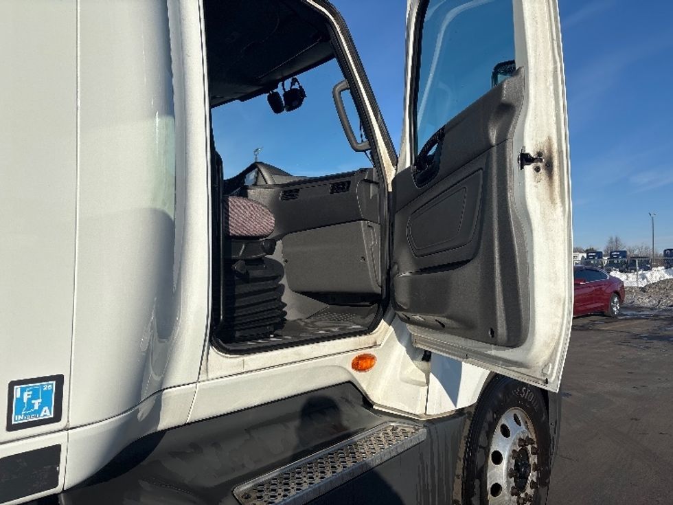 Sleeper Tractor-Heavy Duty Tractors-International-2023-LT625-Columbus-OH-409,403\n\t\tmiles-$ 65,000 - Image 13