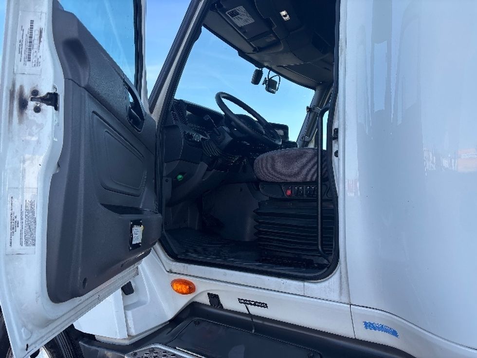 Sleeper Tractor-Heavy Duty Tractors-International-2023-LT625-Columbus-OH-409,403\n\t\tmiles-$ 65,000 - Image 9