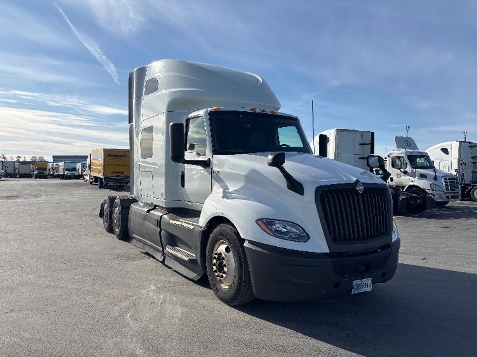Sleeper Tractor-Heavy Duty Tractors-International-2023-LT625-Columbus-OH-593,569\n\t\tmiles-$ 46,250 - Image 1