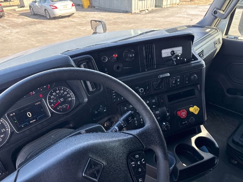 Sleeper Tractor-Heavy Duty Tractors-International-2023-LT625-Columbus-OH-593,569\n\t\tmiles-$ 46,250 - Image 11