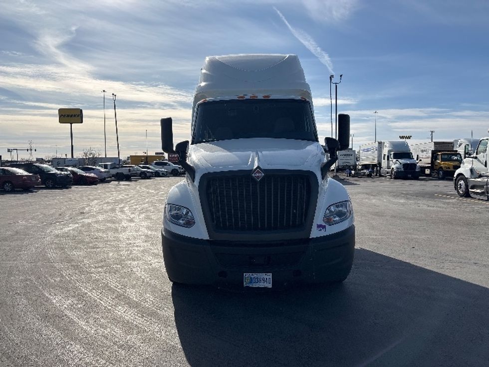 Sleeper Tractor-Heavy Duty Tractors-International-2023-LT625-Columbus-OH-593,569\n\t\tmiles-$ 46,250 - Image 2