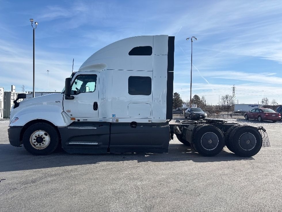 Sleeper Tractor-Heavy Duty Tractors-International-2023-LT625-Columbus-OH-593,569\n\t\tmiles-$ 46,250 - Image 4