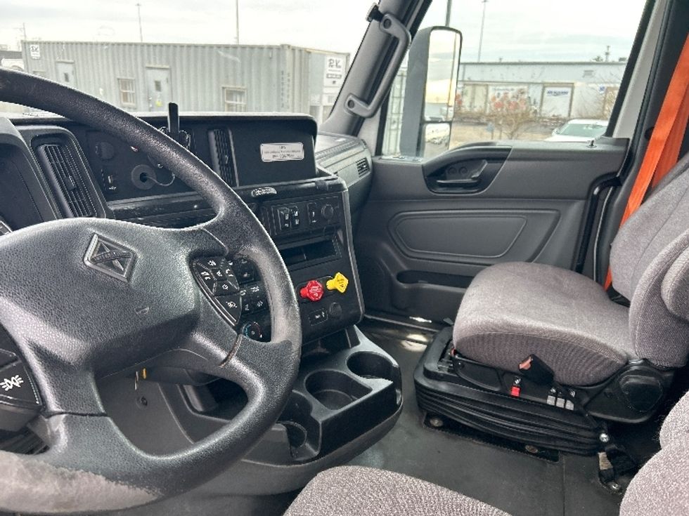 Sleeper Tractor-Heavy Duty Tractors-International-2023-LT625-Columbus-OH-609,137\n\t\tmiles-$ 44,750 - Image 10