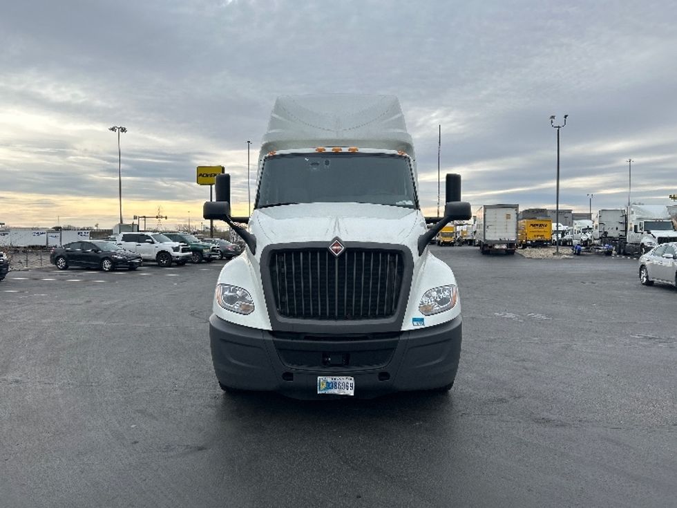 Sleeper Tractor-Heavy Duty Tractors-International-2023-LT625-Columbus-OH-609,137\n\t\tmiles-$ 44,750 - Image 2