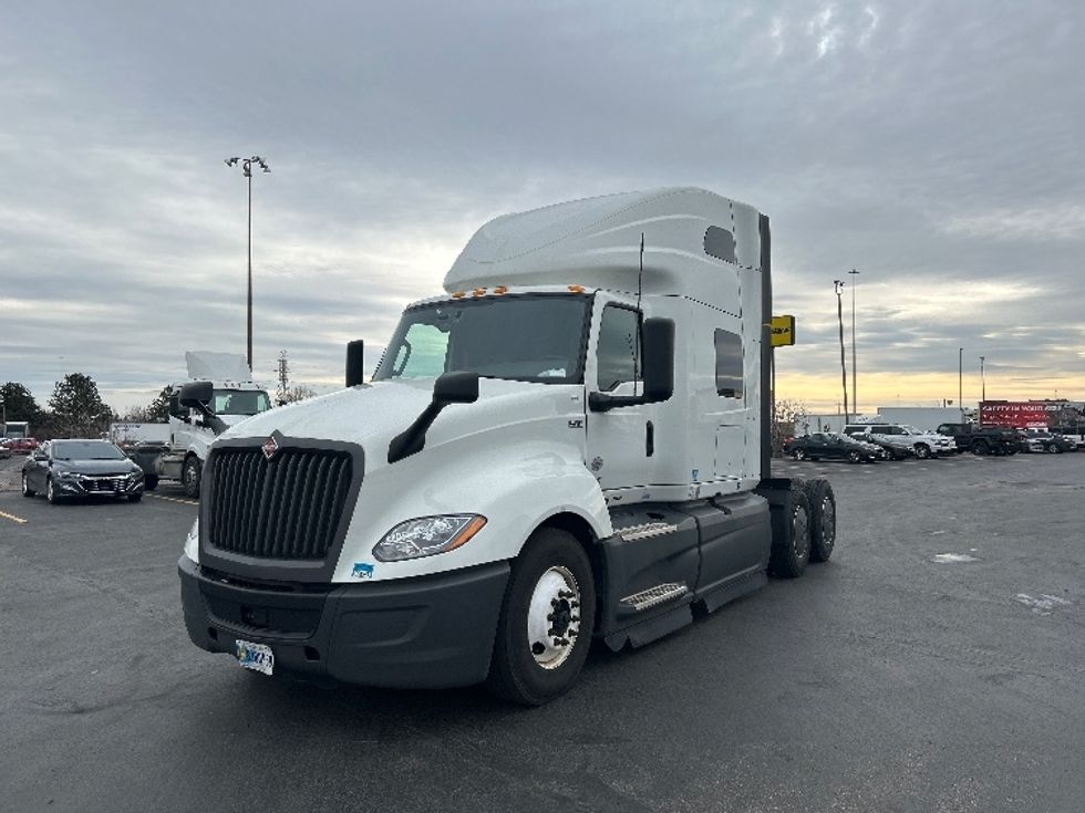 Sleeper Tractor-Heavy Duty Tractors-International-2023-LT625-Columbus-OH-609,137\n\t\tmiles-$ 44,750 - Image 3