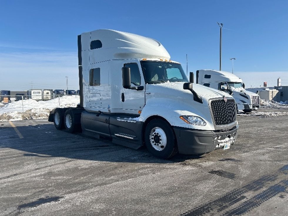Sleeper Tractor-Heavy Duty Tractors-International-2023-LT625-Columbus-OH-612,083\n\t\tmiles-$ 44,500 - Image 1