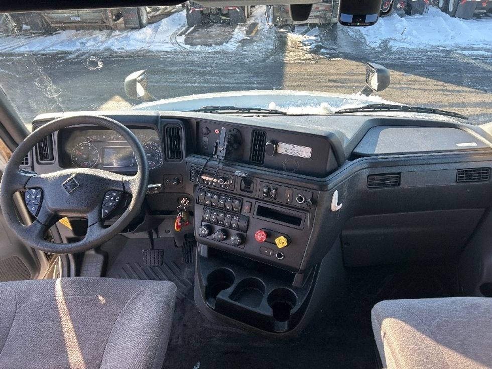Sleeper Tractor-Heavy Duty Tractors-International-2023-LT625-Columbus-OH-612,083\n\t\tmiles-$ 44,500 - Image 12