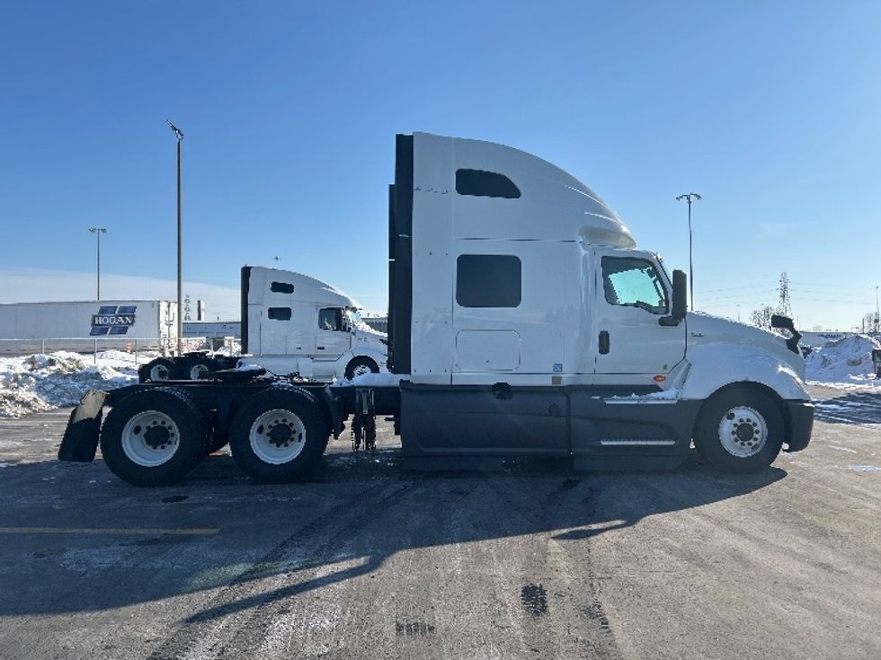 Sleeper Tractor-Heavy Duty Tractors-International-2023-LT625-Columbus-OH-612,083\n\t\tmiles-$ 44,500 - Image 8