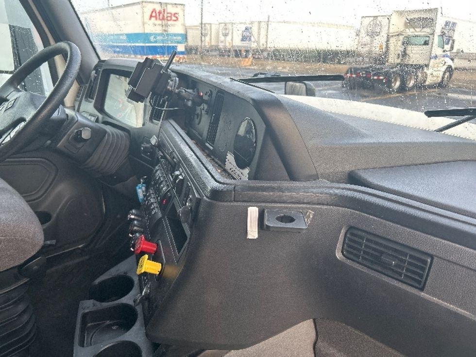 Sleeper Tractor-Heavy Duty Tractors-International-2023-LT625-Columbus-OH-618,266\n\t\tmiles-$ 44,000 - Image 15