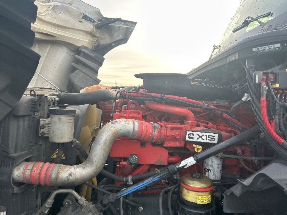 Sleeper Tractor-Heavy Duty Tractors-International-2023-LT625-Columbus-OH-618,266\n\t\tmiles-$ 44,000 - Image 18