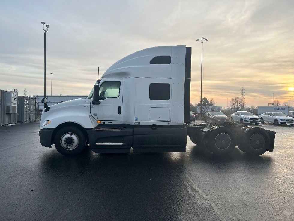 Sleeper Tractor-Heavy Duty Tractors-International-2023-LT625-Columbus-OH-618,266\n\t\tmiles-$ 44,000 - Image 4