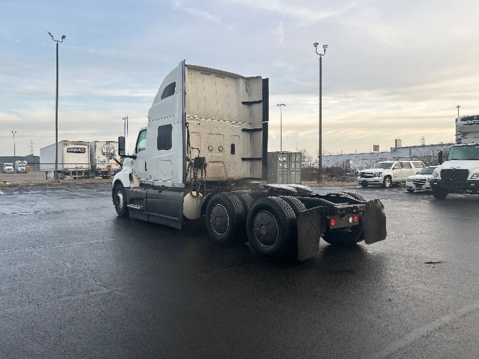 Sleeper Tractor-Heavy Duty Tractors-International-2023-LT625-Columbus-OH-618,266\n\t\tmiles-$ 44,000 - Image 5