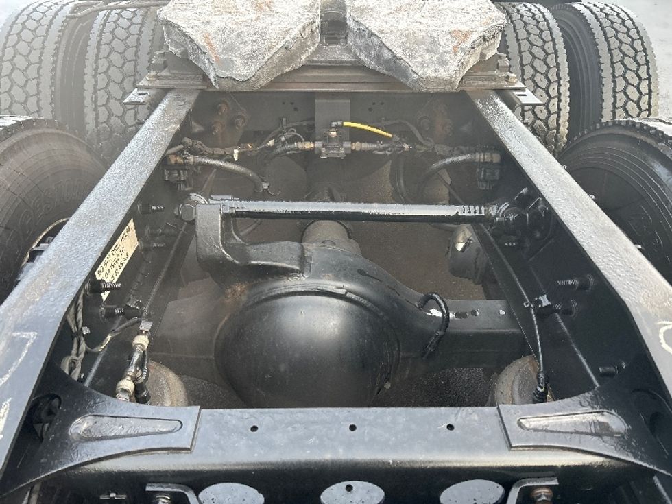 Sleeper Tractor-Heavy Duty Tractors-International-2023-LT625-Columbus-OH-618,266\n\t\tmiles-$ 44,000 - Image 6
