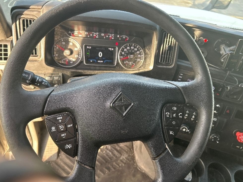 Sleeper Tractor-Heavy Duty Tractors-International-2023-LT625-Columbus-OH-654,600\n\t\tmiles-$ 40,500 - Image 11