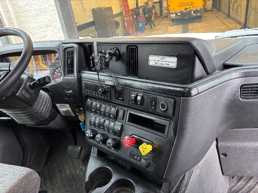 Sleeper Tractor-Heavy Duty Tractors-International-2023-LT625-Columbus-OH-654,600\n\t\tmiles-$ 40,500 - Image 12