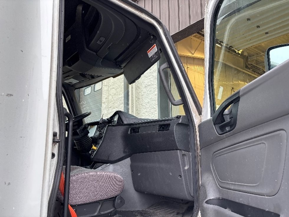 Sleeper Tractor-Heavy Duty Tractors-International-2023-LT625-Columbus-OH-654,600\n\t\tmiles-$ 40,500 - Image 13