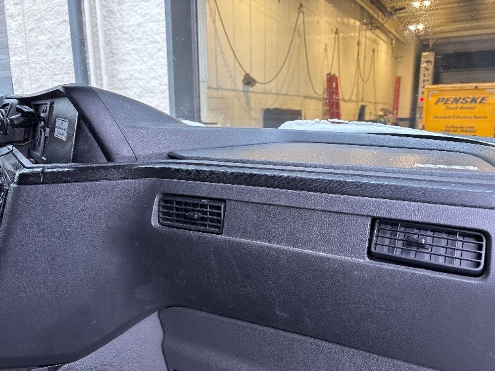 Sleeper Tractor-Heavy Duty Tractors-International-2023-LT625-Columbus-OH-654,600\n\t\tmiles-$ 40,500 - Image 14