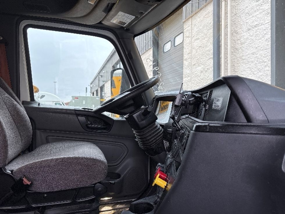 Sleeper Tractor-Heavy Duty Tractors-International-2023-LT625-Columbus-OH-654,600\n\t\tmiles-$ 40,500 - Image 15