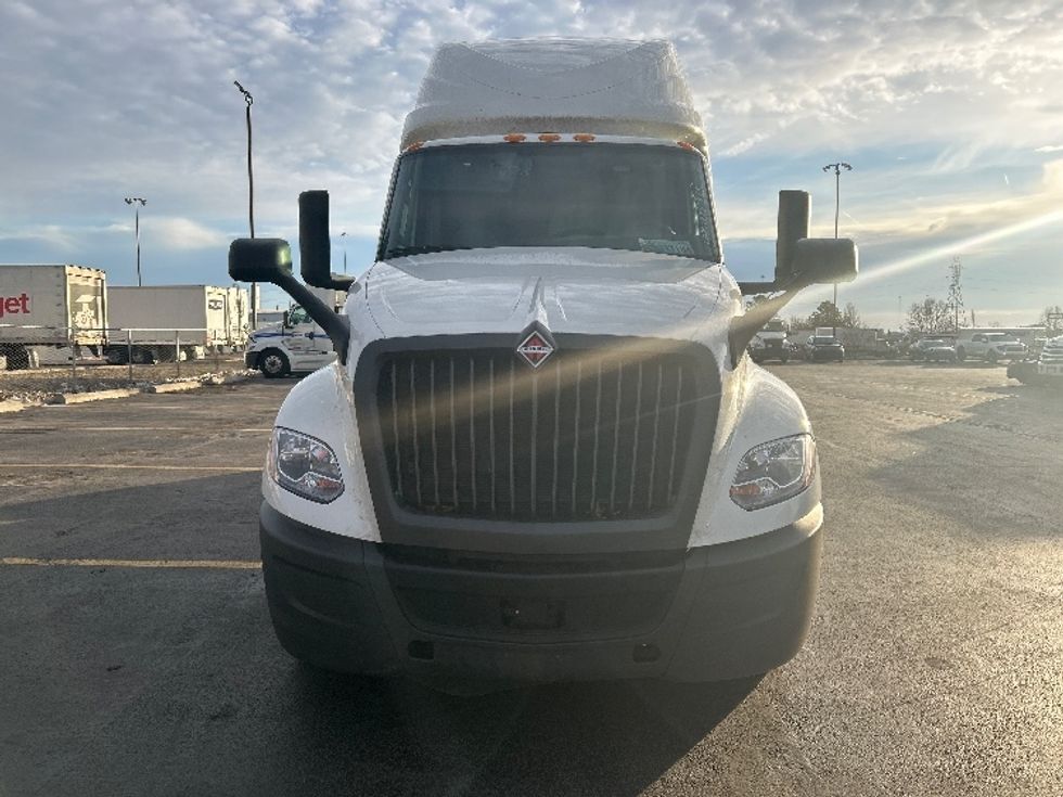 Sleeper Tractor-Heavy Duty Tractors-International-2023-LT625-Columbus-OH-654,600\n\t\tmiles-$ 40,500 - Image 2