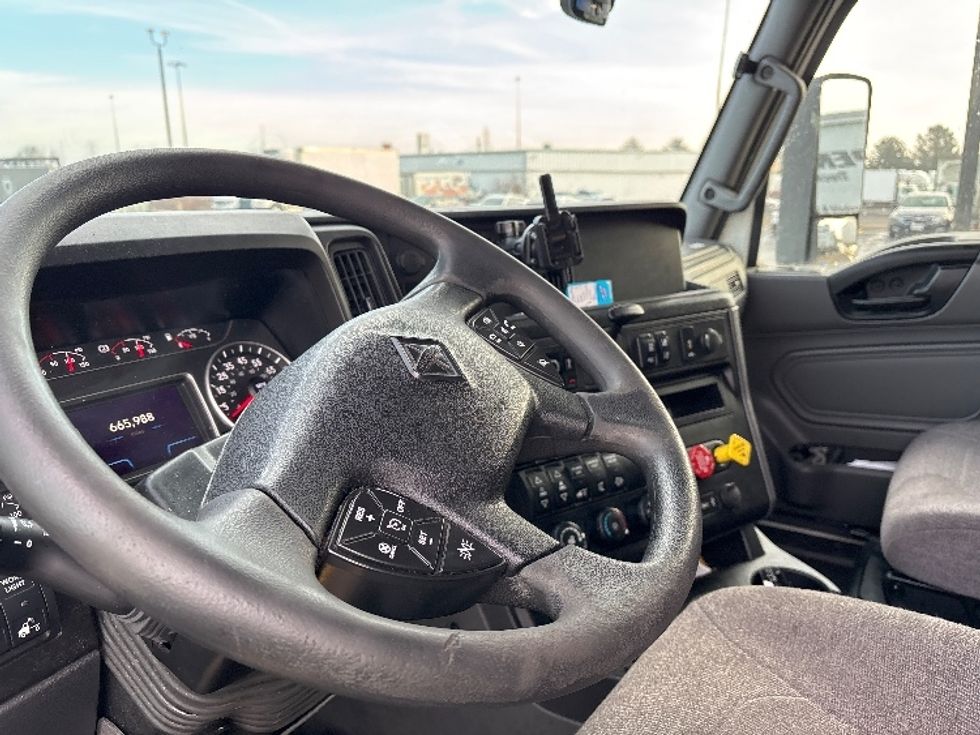Sleeper Tractor-Heavy Duty Tractors-International-2023-LT625-Columbus-OH-665,988\n\t\tmiles-$ 39,500 - Image 10
