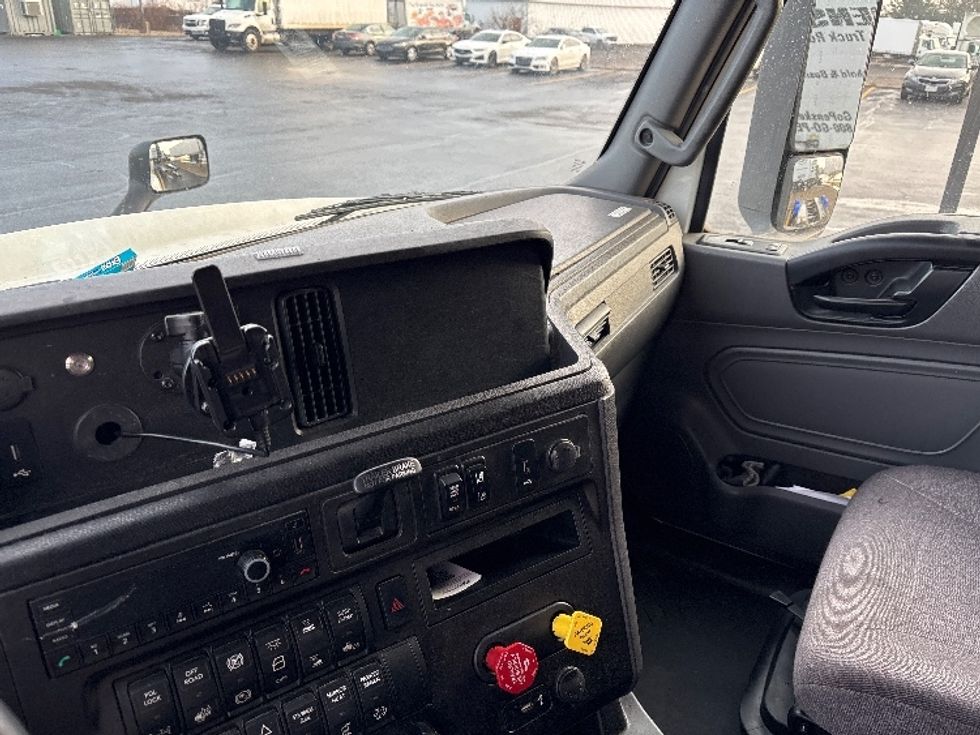 Sleeper Tractor-Heavy Duty Tractors-International-2023-LT625-Columbus-OH-665,988\n\t\tmiles-$ 39,500 - Image 12