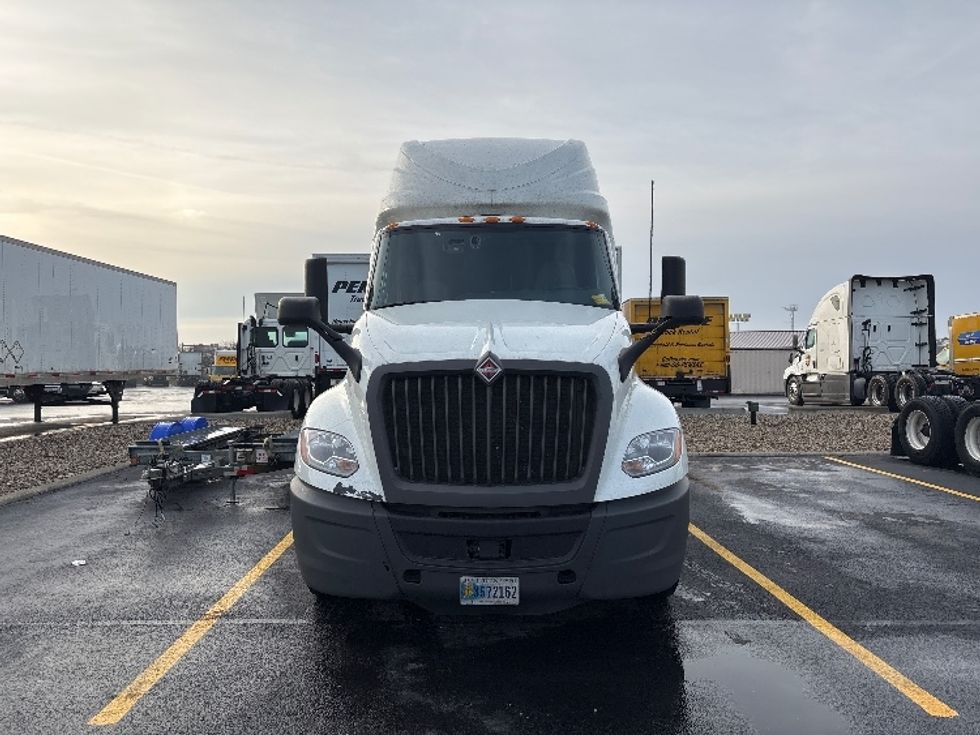 Sleeper Tractor-Heavy Duty Tractors-International-2023-LT625-Columbus-OH-665,988\n\t\tmiles-$ 39,500 - Image 2