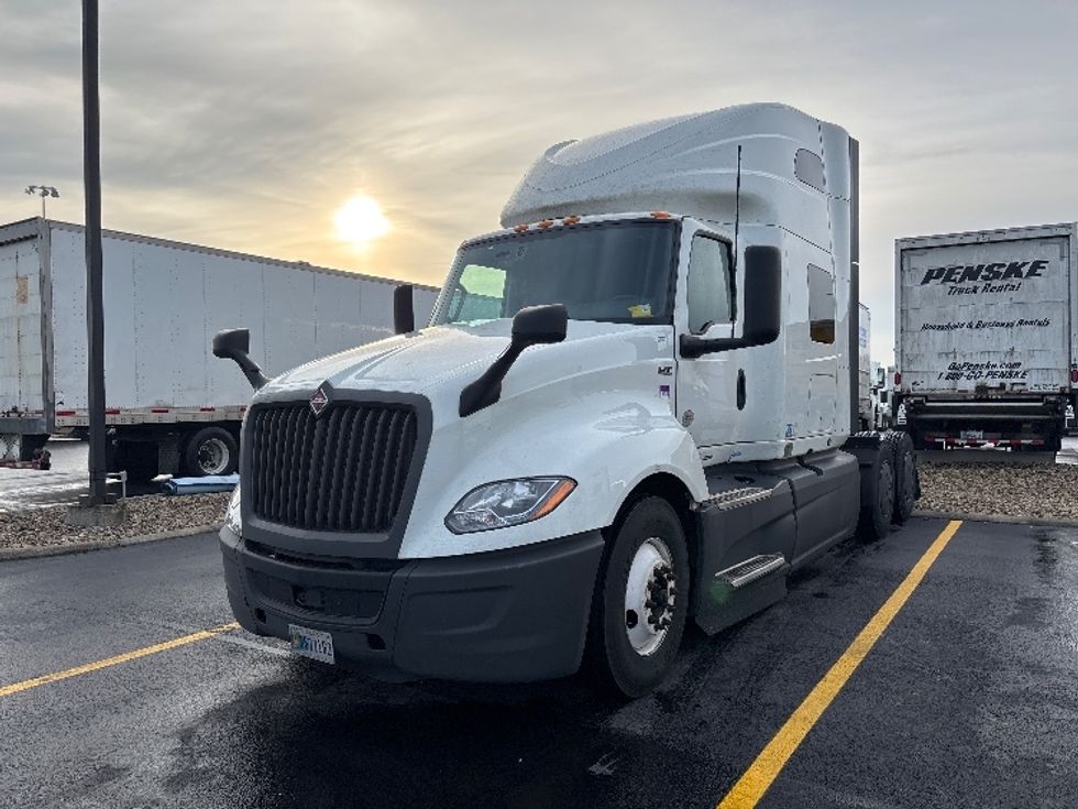 Sleeper Tractor-Heavy Duty Tractors-International-2023-LT625-Columbus-OH-665,988\n\t\tmiles-$ 39,500 - Image 3
