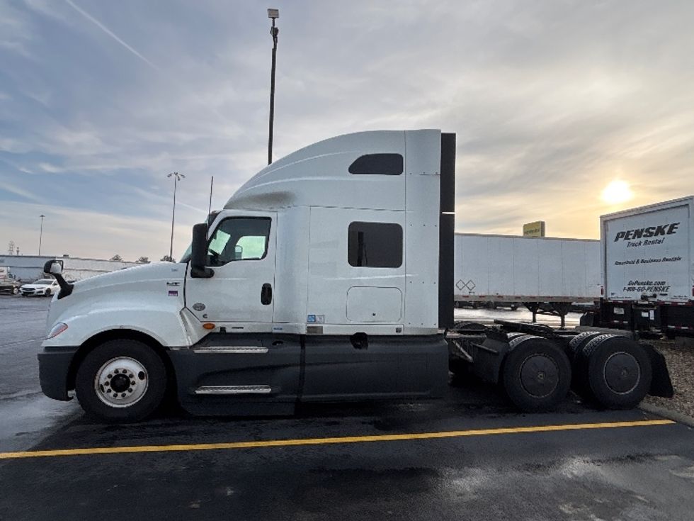 Sleeper Tractor-Heavy Duty Tractors-International-2023-LT625-Columbus-OH-665,988\n\t\tmiles-$ 39,500 - Image 4