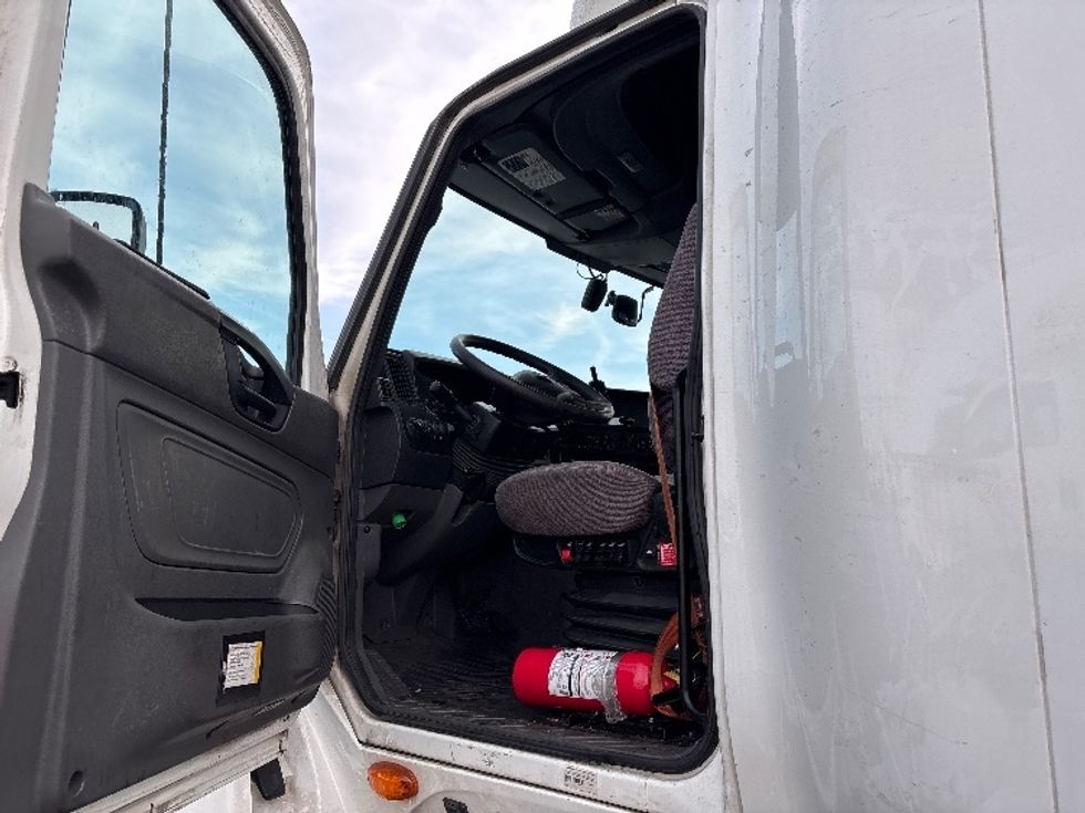 Sleeper Tractor-Heavy Duty Tractors-International-2023-LT625-Columbus-OH-665,988\n\t\tmiles-$ 39,500 - Image 9