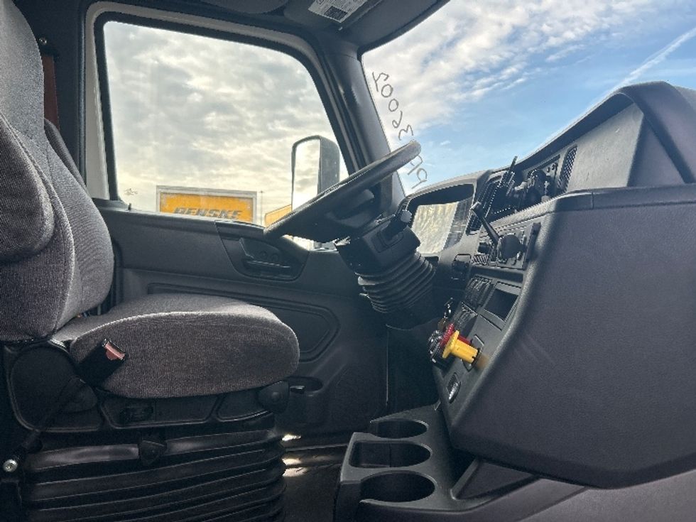 Sleeper Tractor-Heavy Duty Tractors-International-2023-LT625-Columbus-OH-679,103\n\t\tmiles-$ 38,250 - Image 15