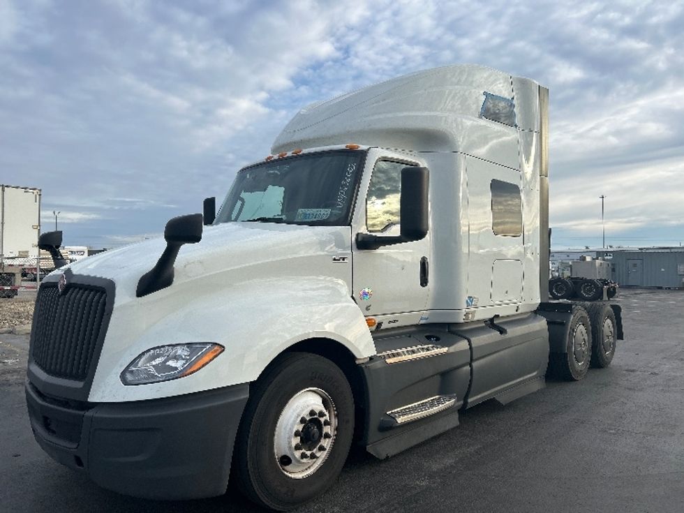 Sleeper Tractor-Heavy Duty Tractors-International-2023-LT625-Columbus-OH-679,103\n\t\tmiles-$ 38,250 - Image 3