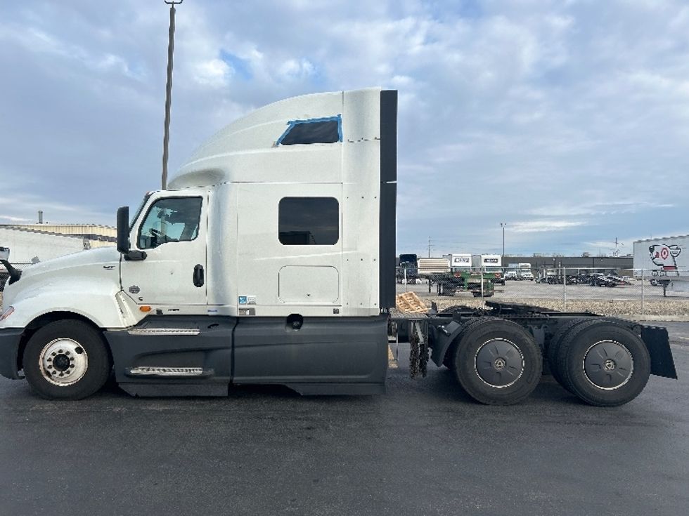 Sleeper Tractor-Heavy Duty Tractors-International-2023-LT625-Columbus-OH-679,103\n\t\tmiles-$ 38,250 - Image 4