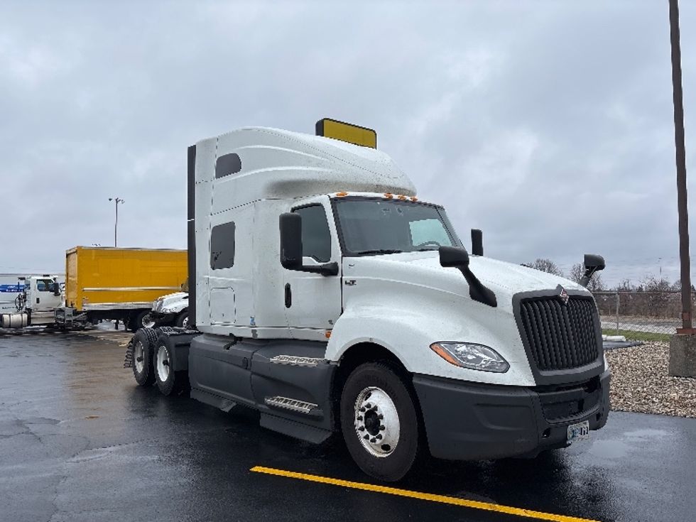Sleeper Tractor-Heavy Duty Tractors-International-2023-LT625-Columbus-OH-719,228\n\t\tmiles-$ 34,750 - Image 1