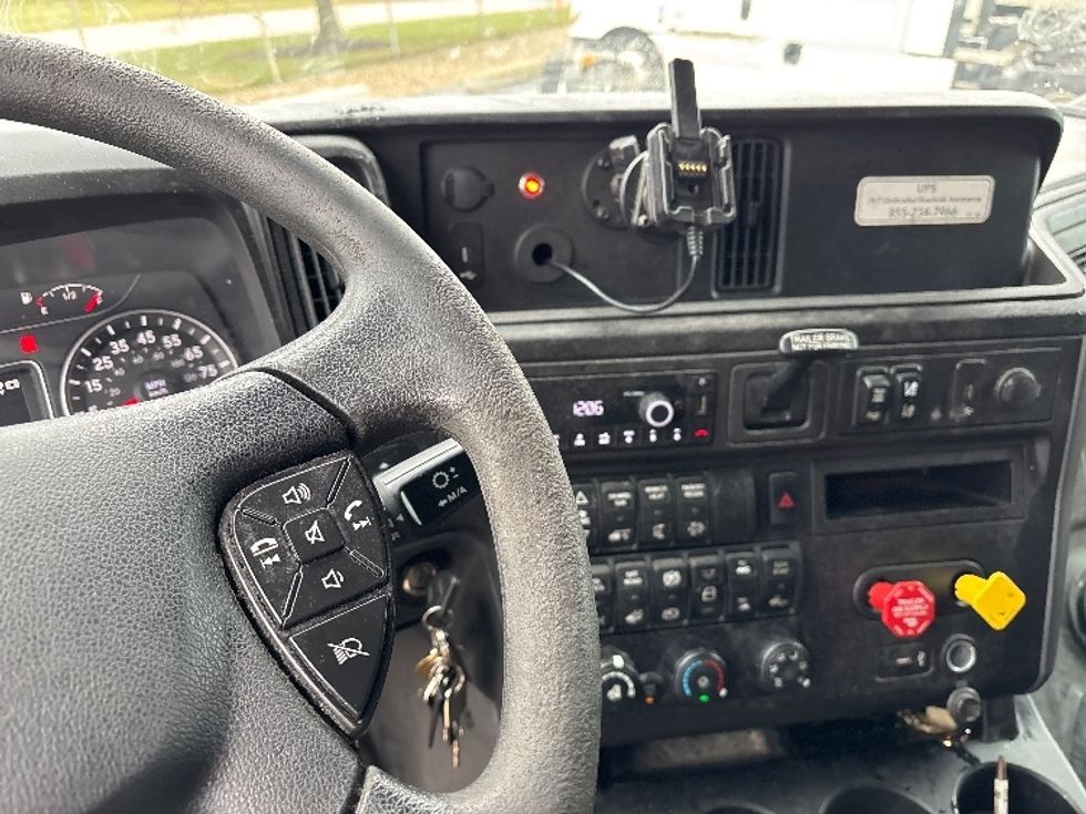 Sleeper Tractor-Heavy Duty Tractors-International-2023-LT625-Columbus-OH-719,228\n\t\tmiles-$ 34,750 - Image 11