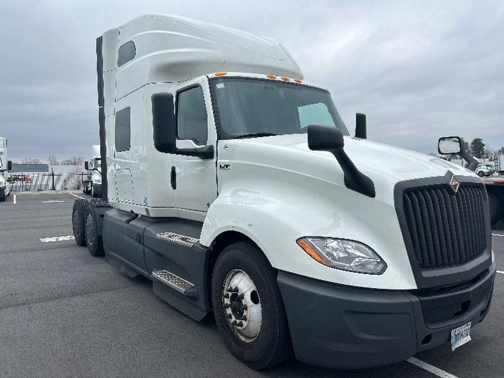 Sleeper Tractor-Heavy Duty Tractors-International-2023-LT625-Concord-NC-520,505\n\t\tmiles-$ 54,750 - Image 1