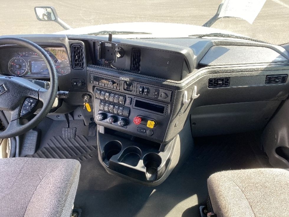 Sleeper Tractor-Heavy Duty Tractors-International-2023-LT625-Concord-NC-520,505\n\t\tmiles-$ 54,750 - Image 12