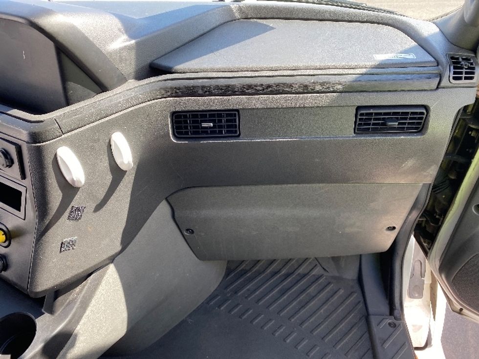 Sleeper Tractor-Heavy Duty Tractors-International-2023-LT625-Concord-NC-520,505\n\t\tmiles-$ 54,750 - Image 14