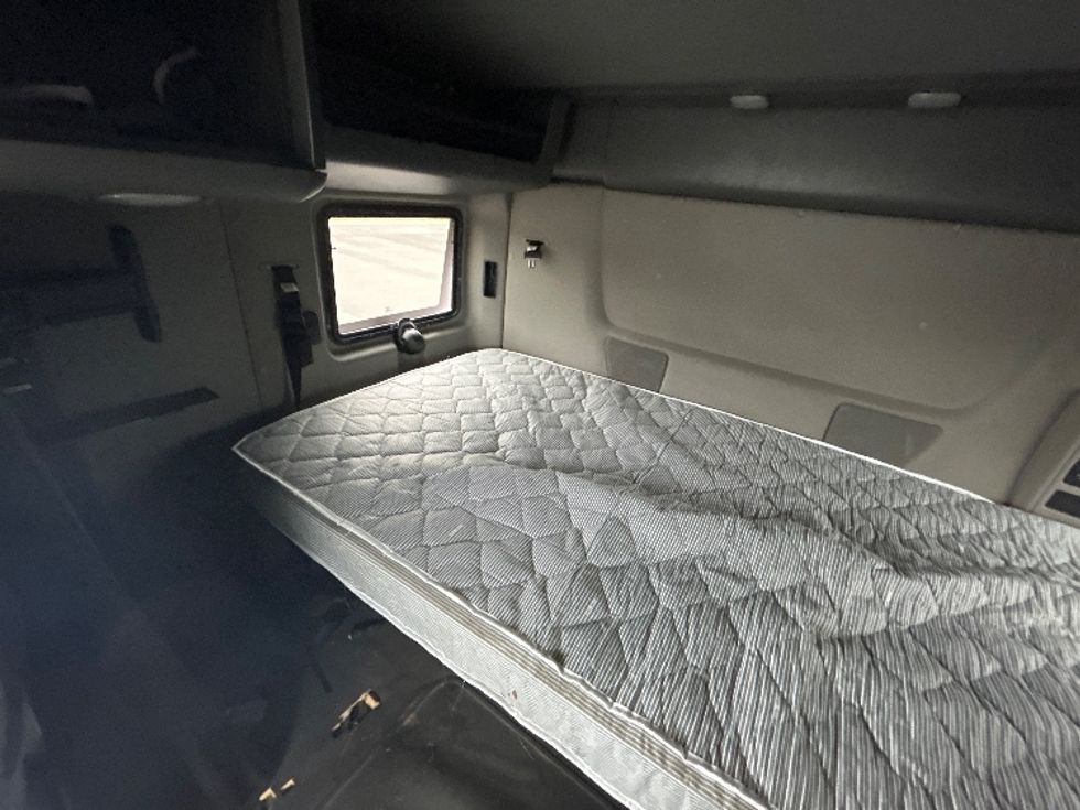 Sleeper Tractor-Heavy Duty Tractors-International-2023-LT625-Concord-NC-520,505\n\t\tmiles-$ 54,750 - Image 19