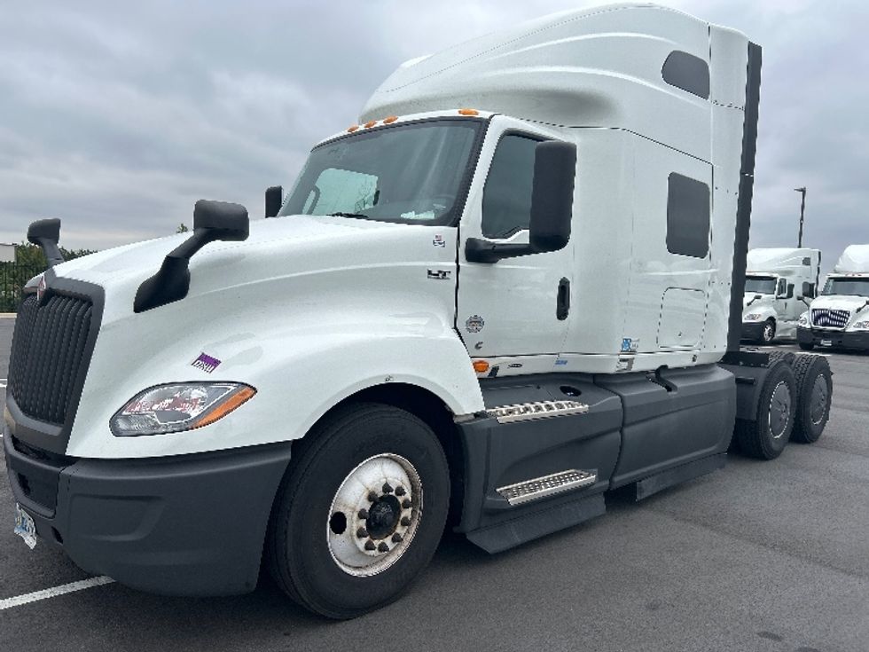 Sleeper Tractor-Heavy Duty Tractors-International-2023-LT625-Concord-NC-520,505\n\t\tmiles-$ 54,750 - Image 3